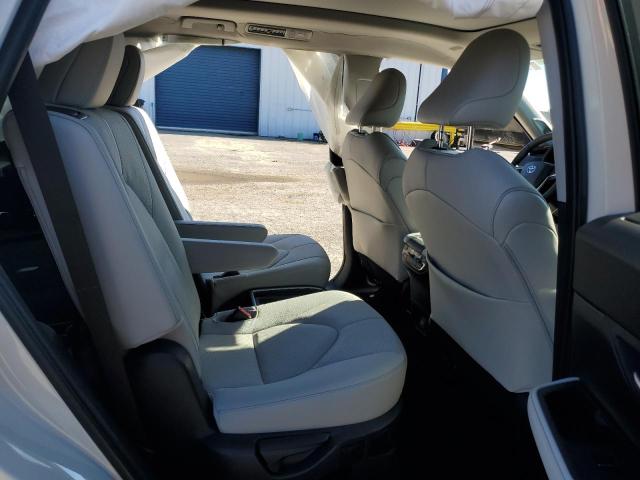 2024 TOYOTA GRAND HIGH 5TDACAB56RS013971