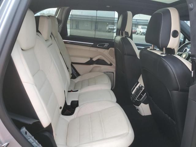 2016 PORSCHE CAYENNE TU WP1AC2A22GLA88192