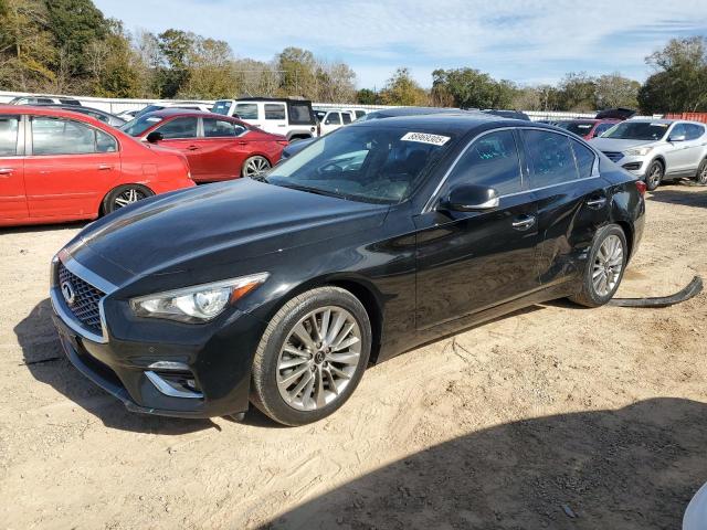 INFINITI Q50 LUXE