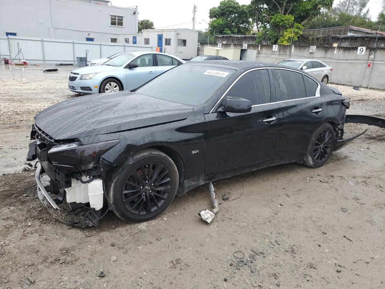 INFINITI Q50 LUXE
