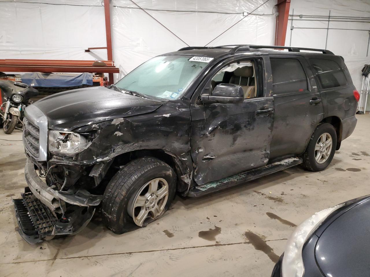 TOYOTA SEQUOIA SR5