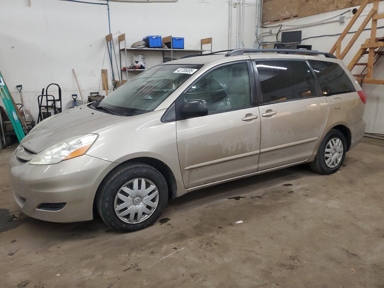  Salvage Toyota Sienna