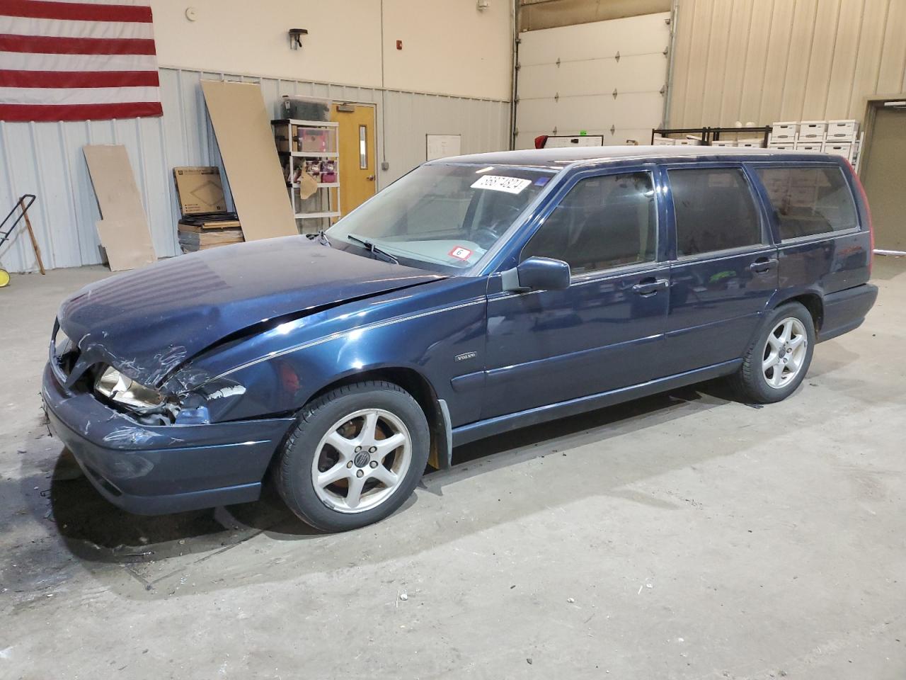 Lot #3052398589 1998 VOLVO V70