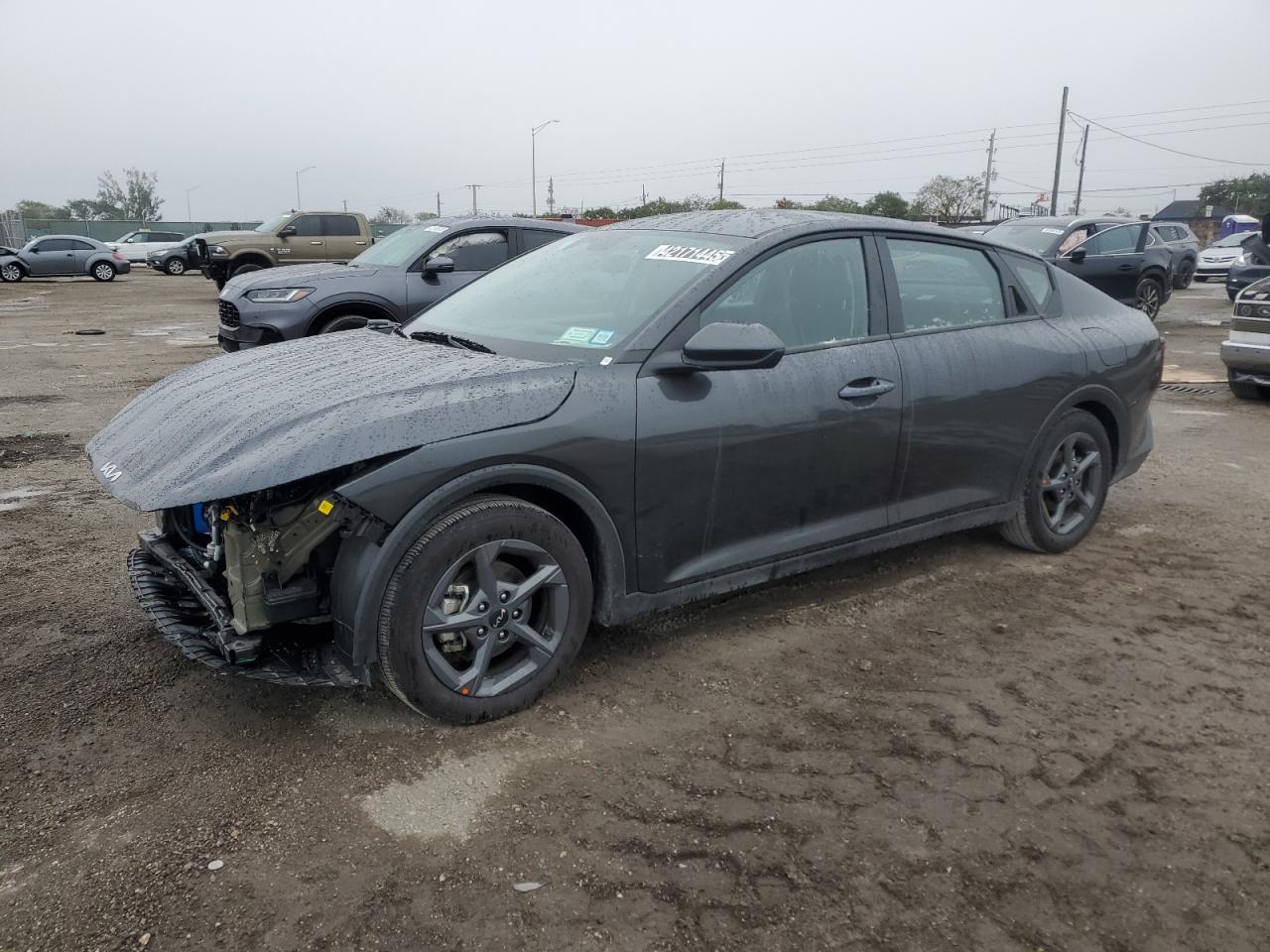  Salvage Kia K4 Lx