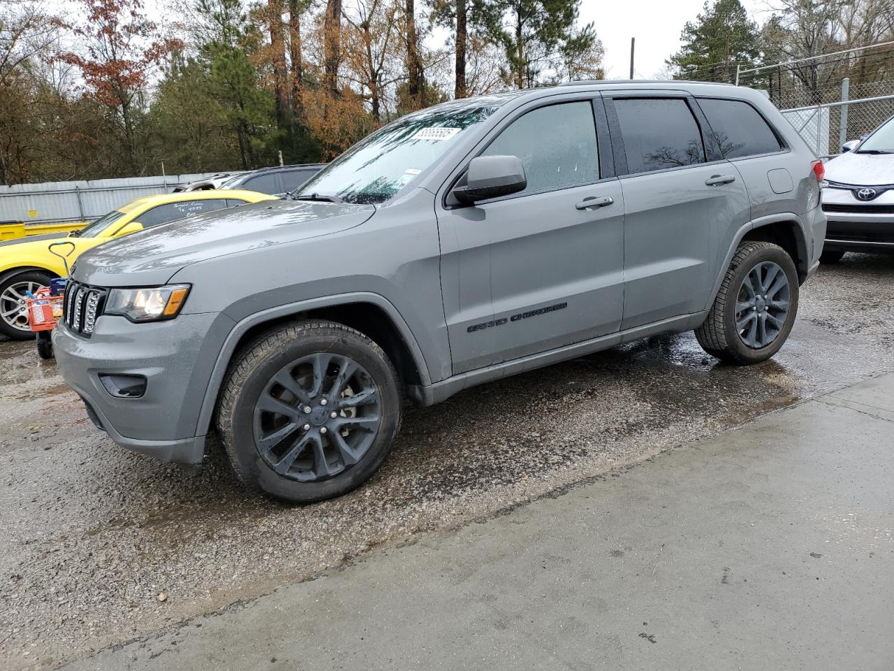  Salvage Jeep Grand Cherokee