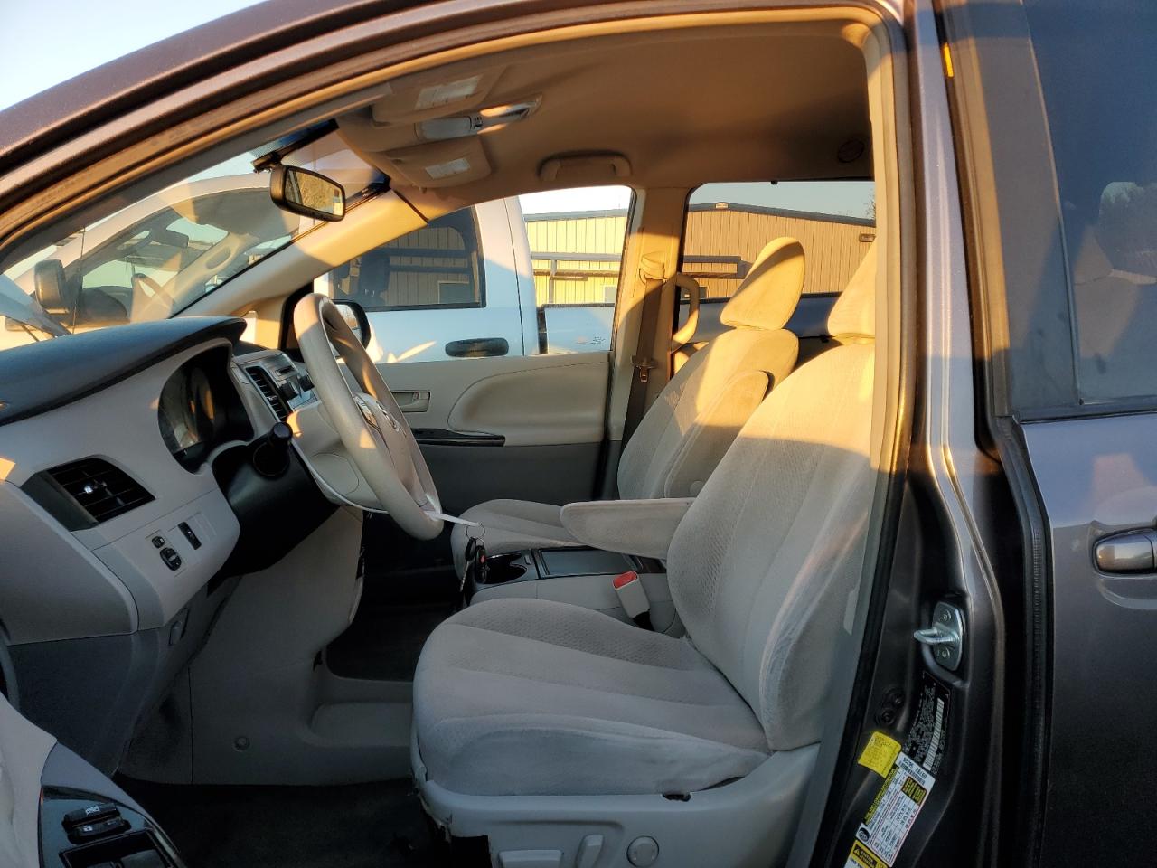 Lot #3051286653 2012 TOYOTA SIENNA LE