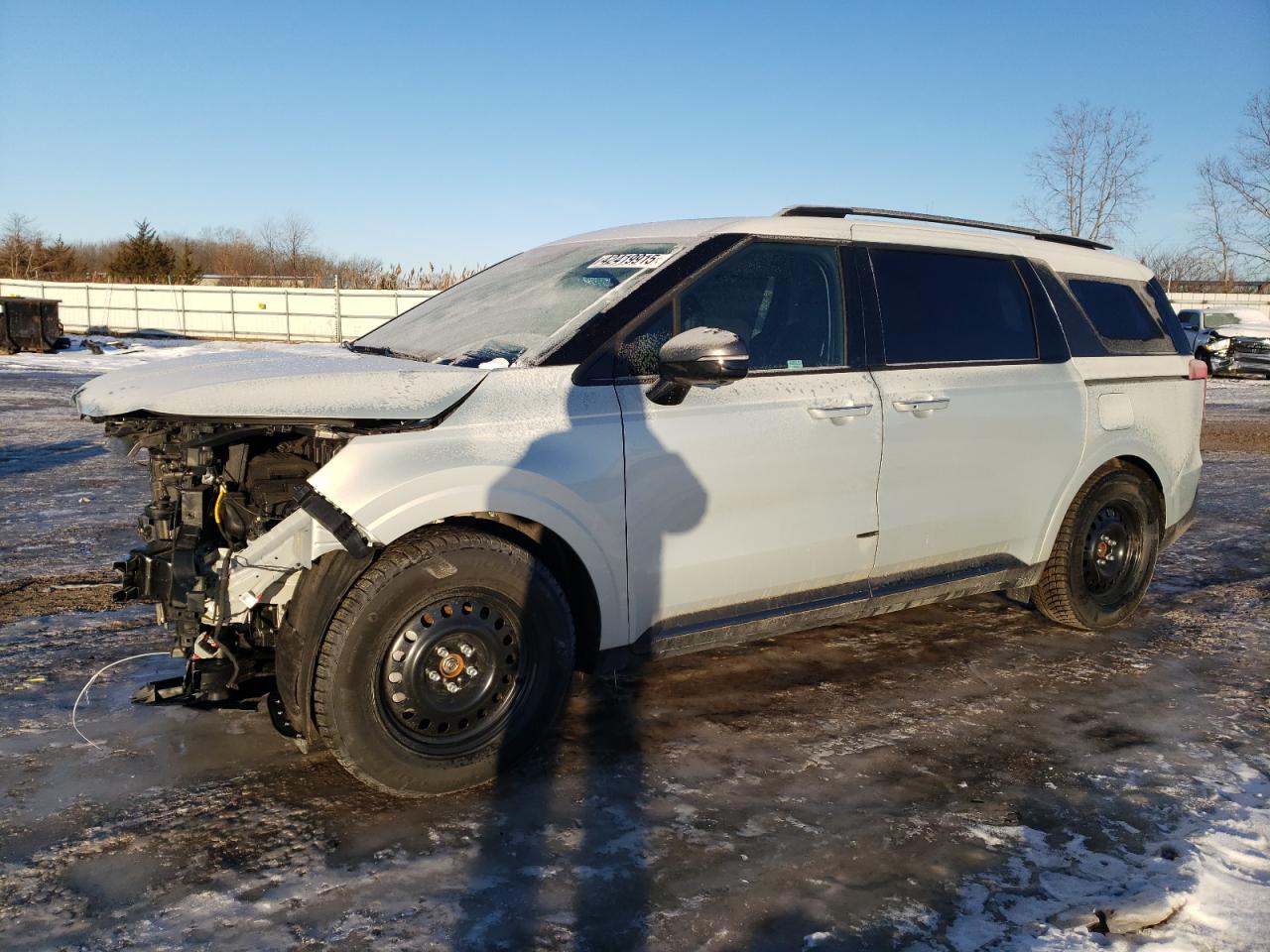  Salvage Kia Carnival