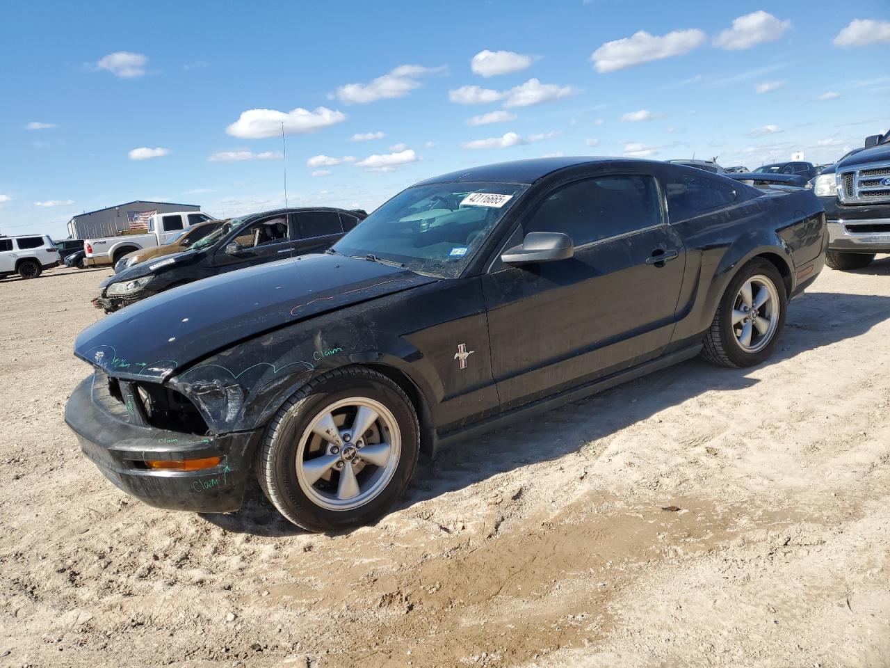  Salvage Ford Mustang