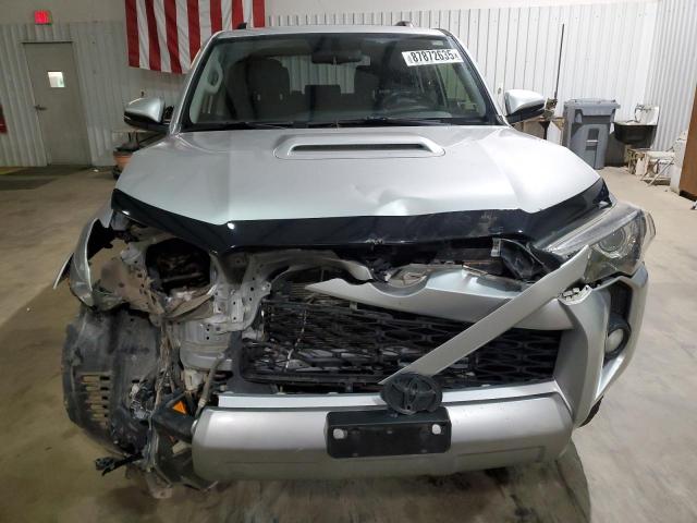 2019 TOYOTA 4RUNNER SR - JTEBU5JR2K5692044