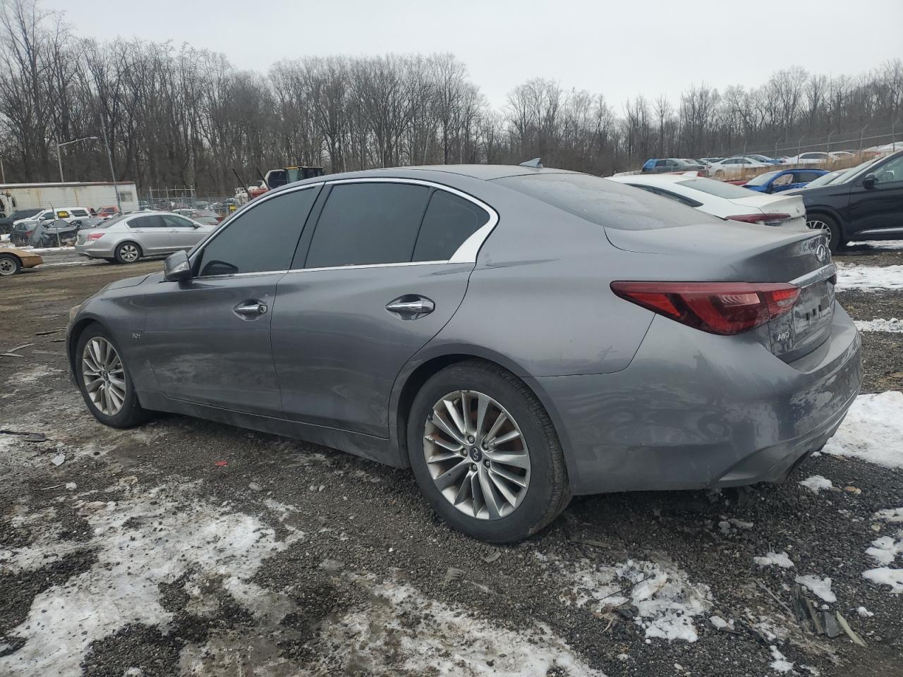 INFINITI Q50 LUXE