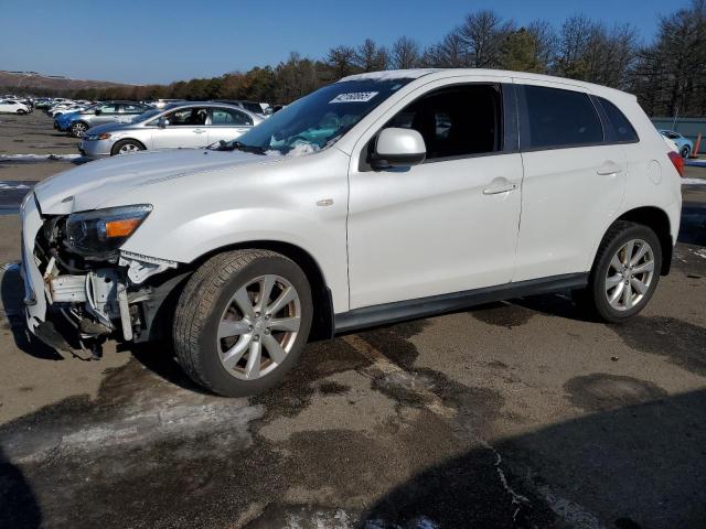 MITSUBISHI OUTLANDER 2015 white  gas 4A4AR3AU2FE058841 photo #1