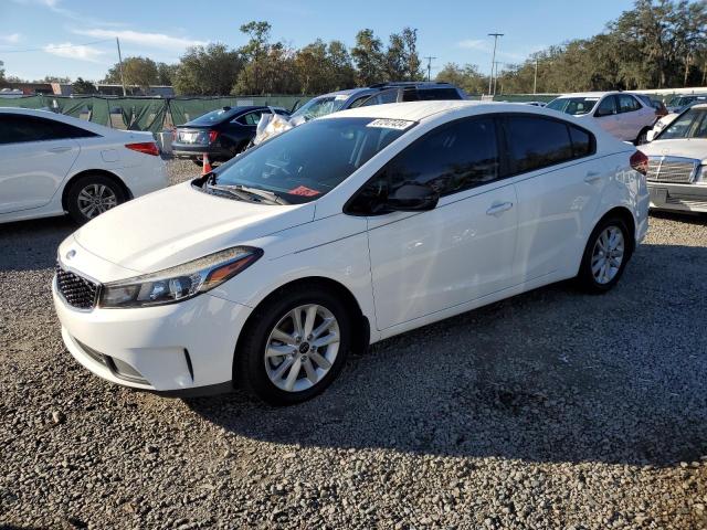 VIN 3KPFL4A77HE121020 2017 KIA FORTE no.1