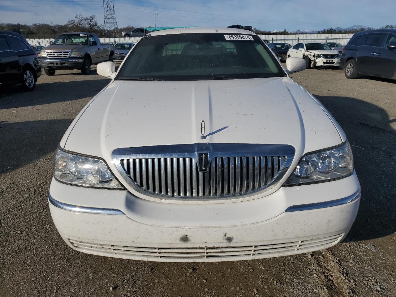 Lot #3049640225 2008 LINCOLN TOWN CAR S