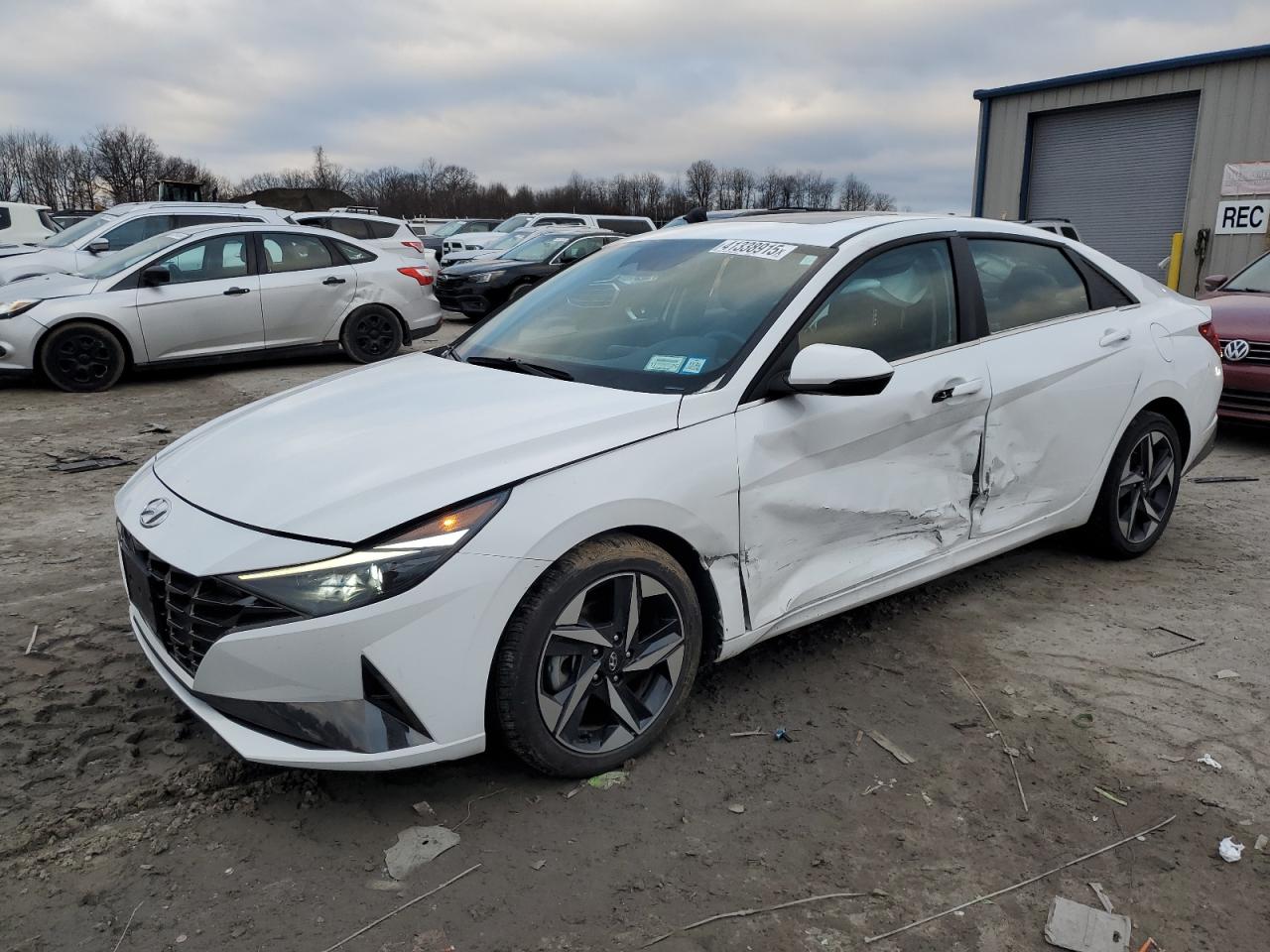  Salvage Hyundai ELANTRA