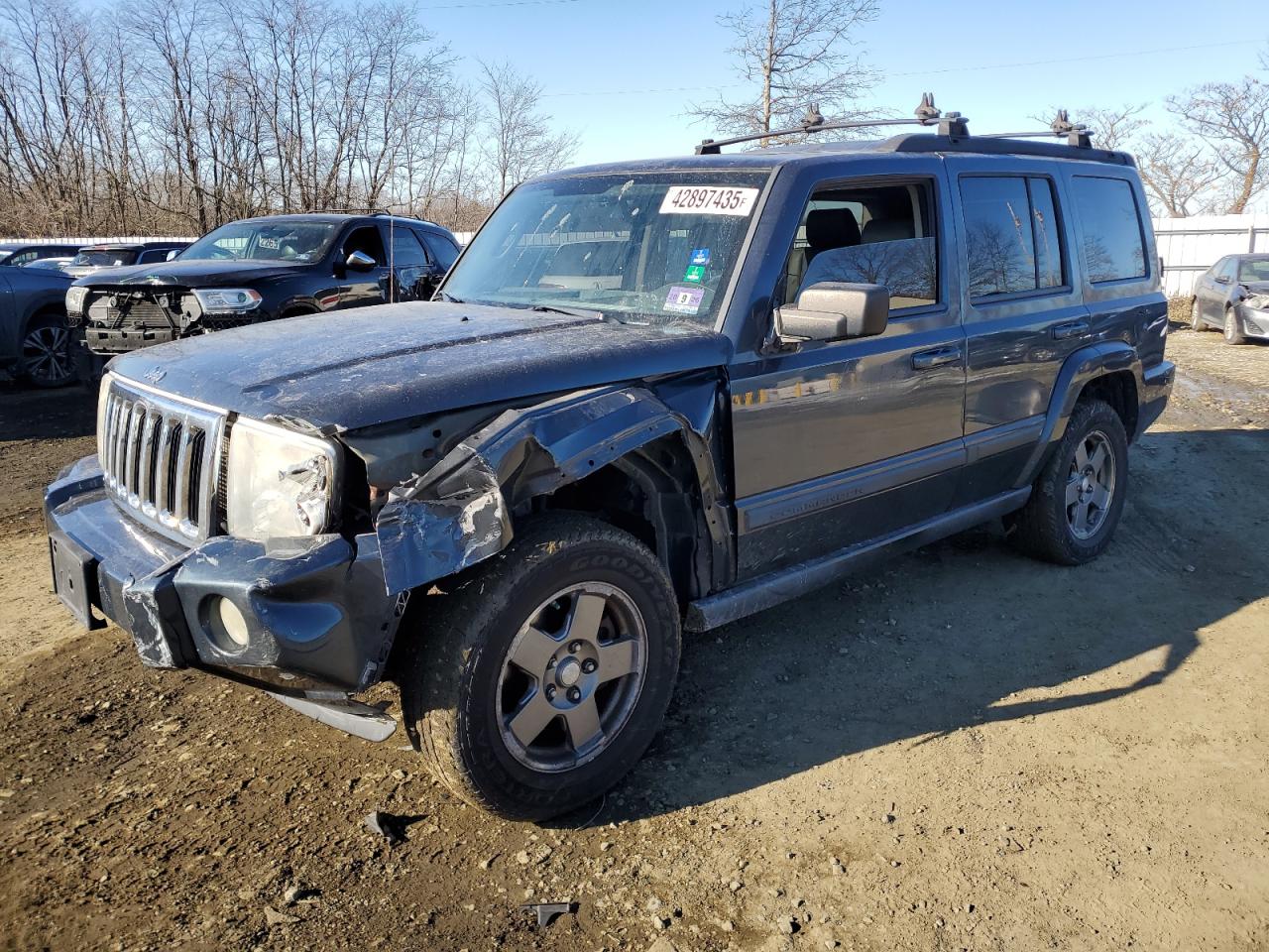  Salvage Jeep Commander