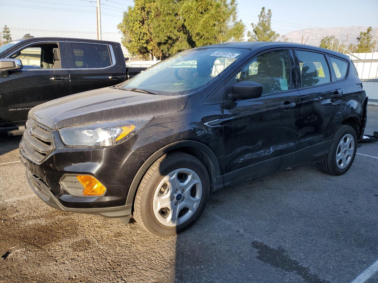 1FMCU0F71KUB05014 FORD ESCAPE S 2019