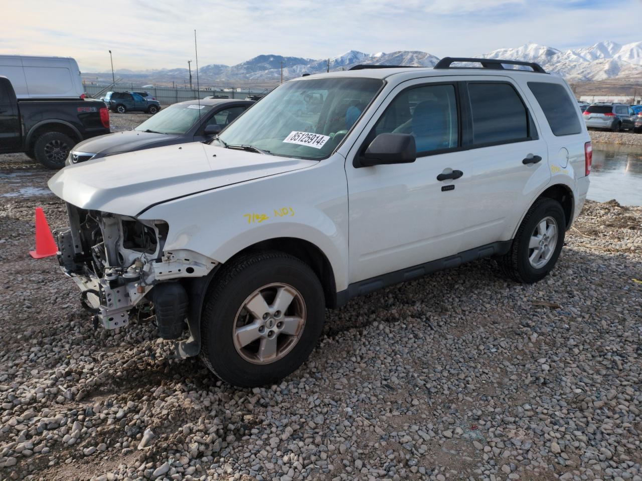  Salvage Ford Escape