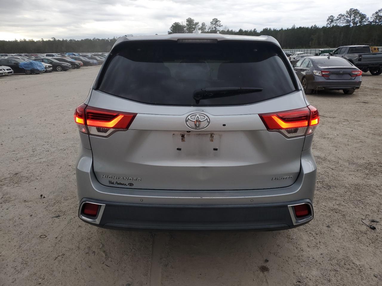 TOYOTA HIGHLANDER LIMITED