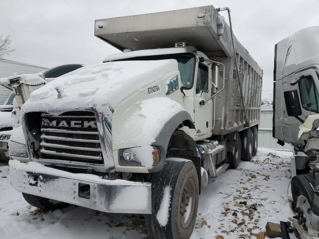 Lot #3044475754 2019 MACK GRANITE