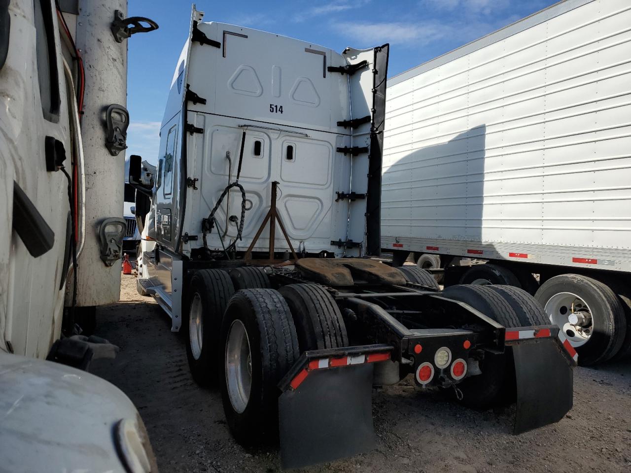 Lot #3049535659 2018 FREIGHTLINER CASCADIA 1