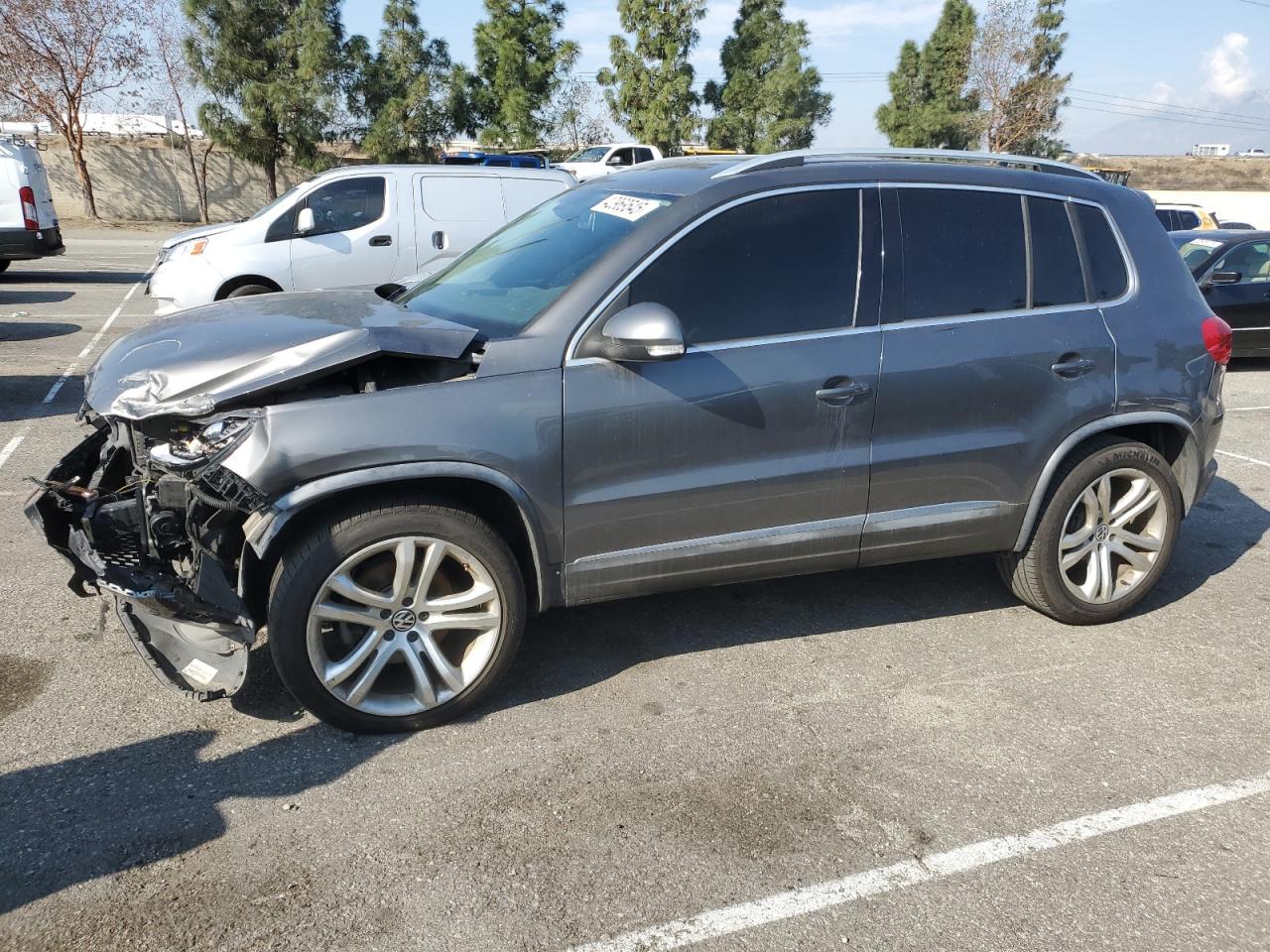  Salvage Volkswagen Tiguan