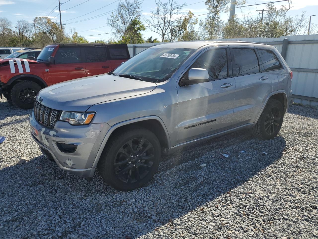  Salvage Jeep Grand Cherokee