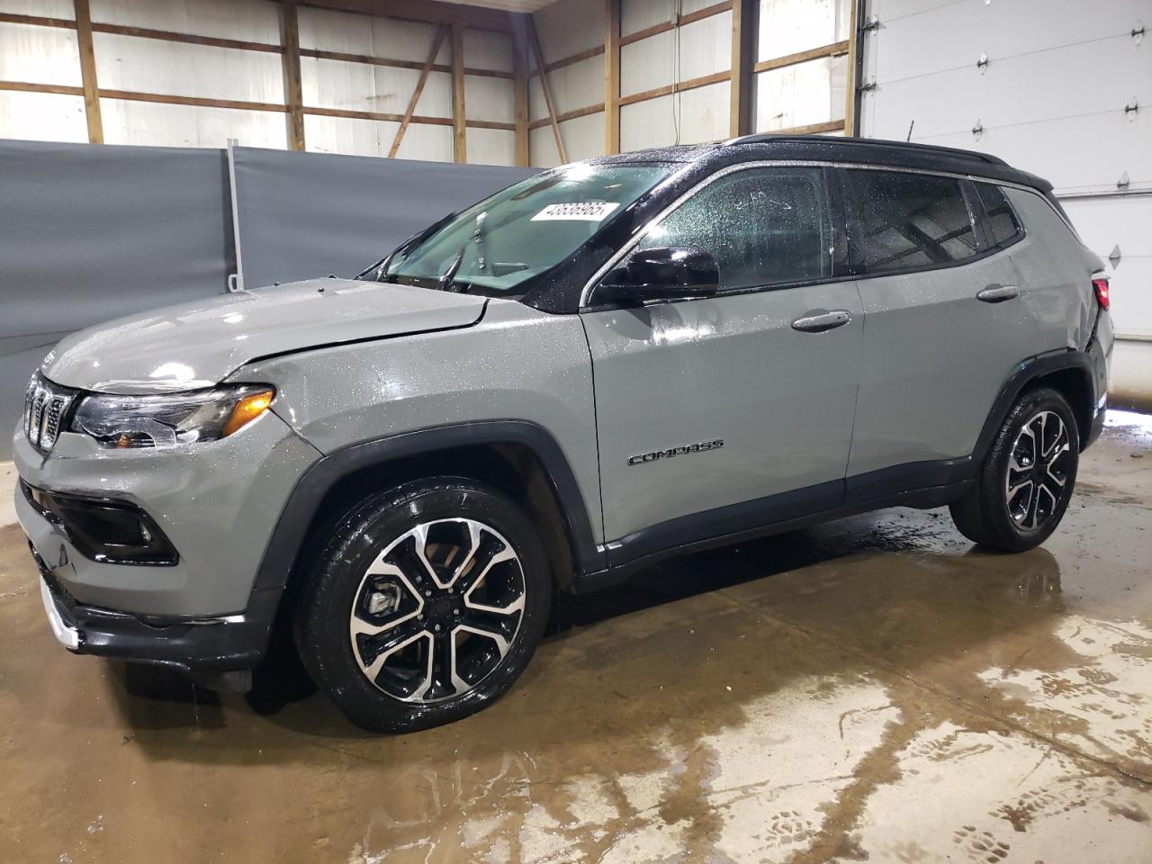  Salvage Jeep Compass