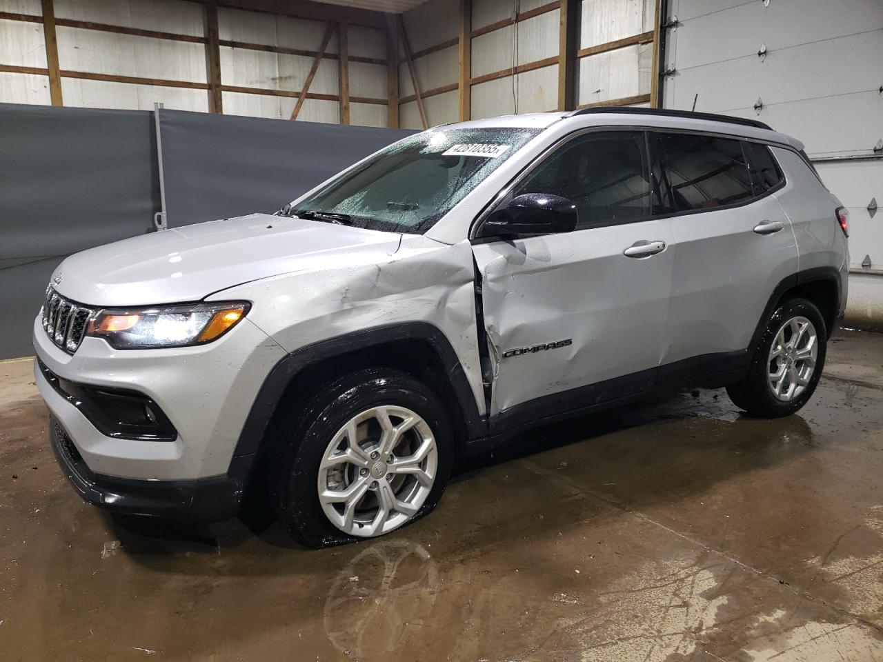  Salvage Jeep Compass