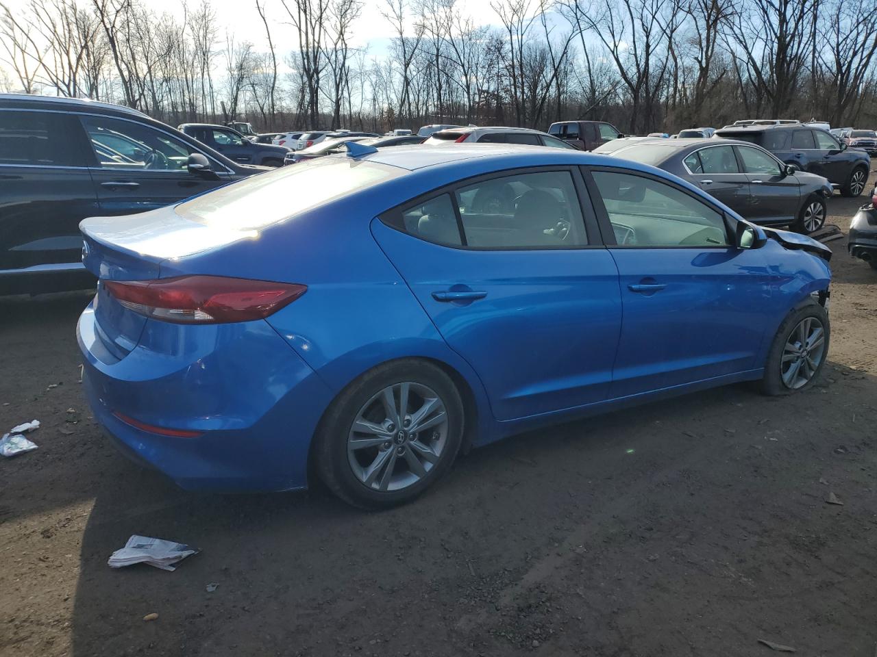 HYUNDAI ELANTRA SE