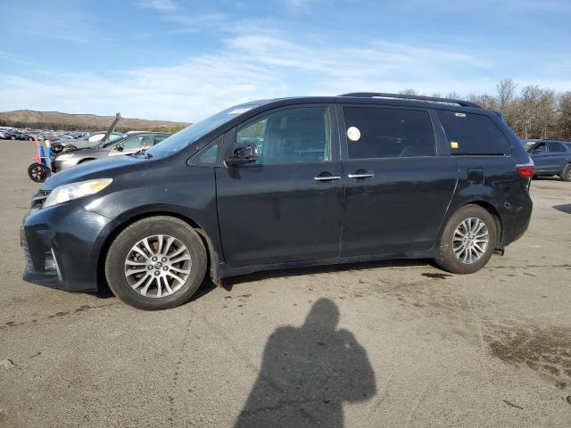 TOYOTA SIENNA XLE