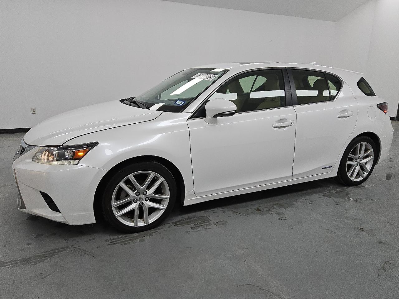  Salvage Lexus Ct