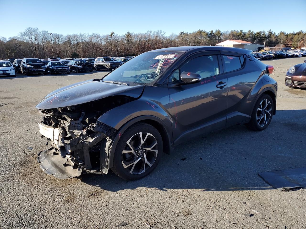 NMTKHMBX9JR013832 TOYOTA C-HR 2018