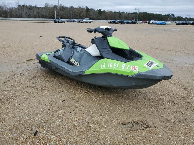 SEADOO SPARK 2017 green   YDV72847C717 photo #1