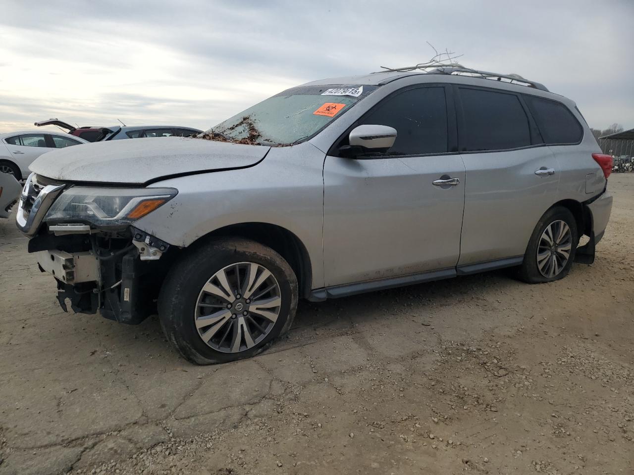  Salvage Nissan Pathfinder