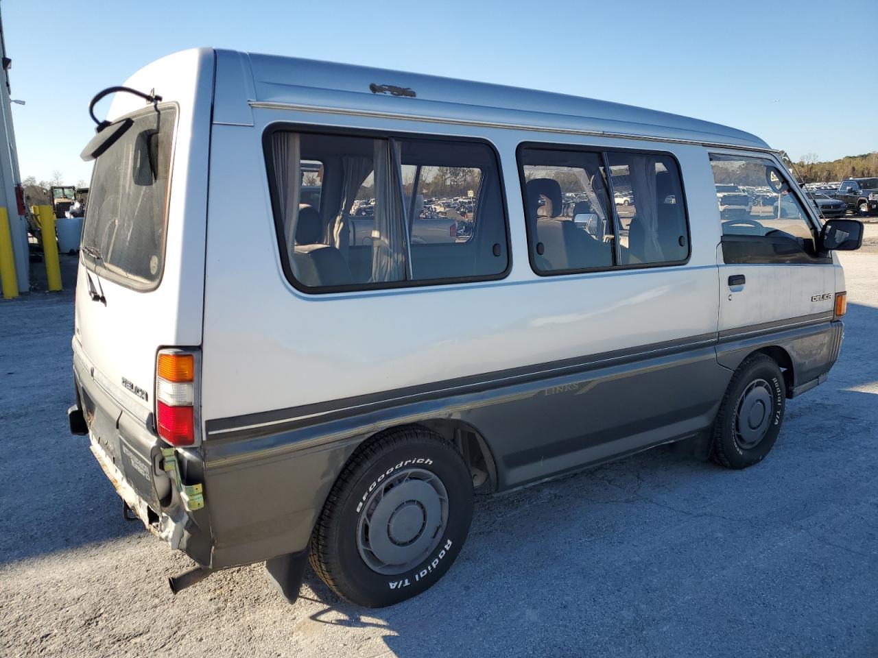 Lot #3050287901 1989 MITSUBISHI DELICA