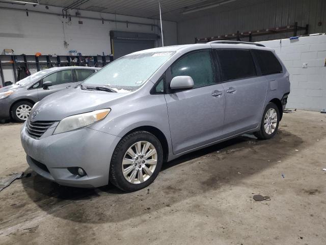 TOYOTA SIENNA XLE