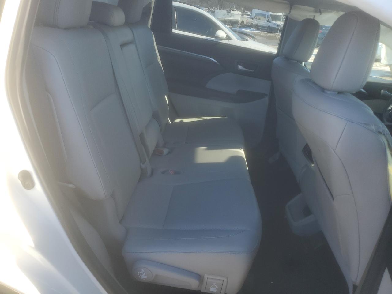 TOYOTA HIGHLANDER LIMITED