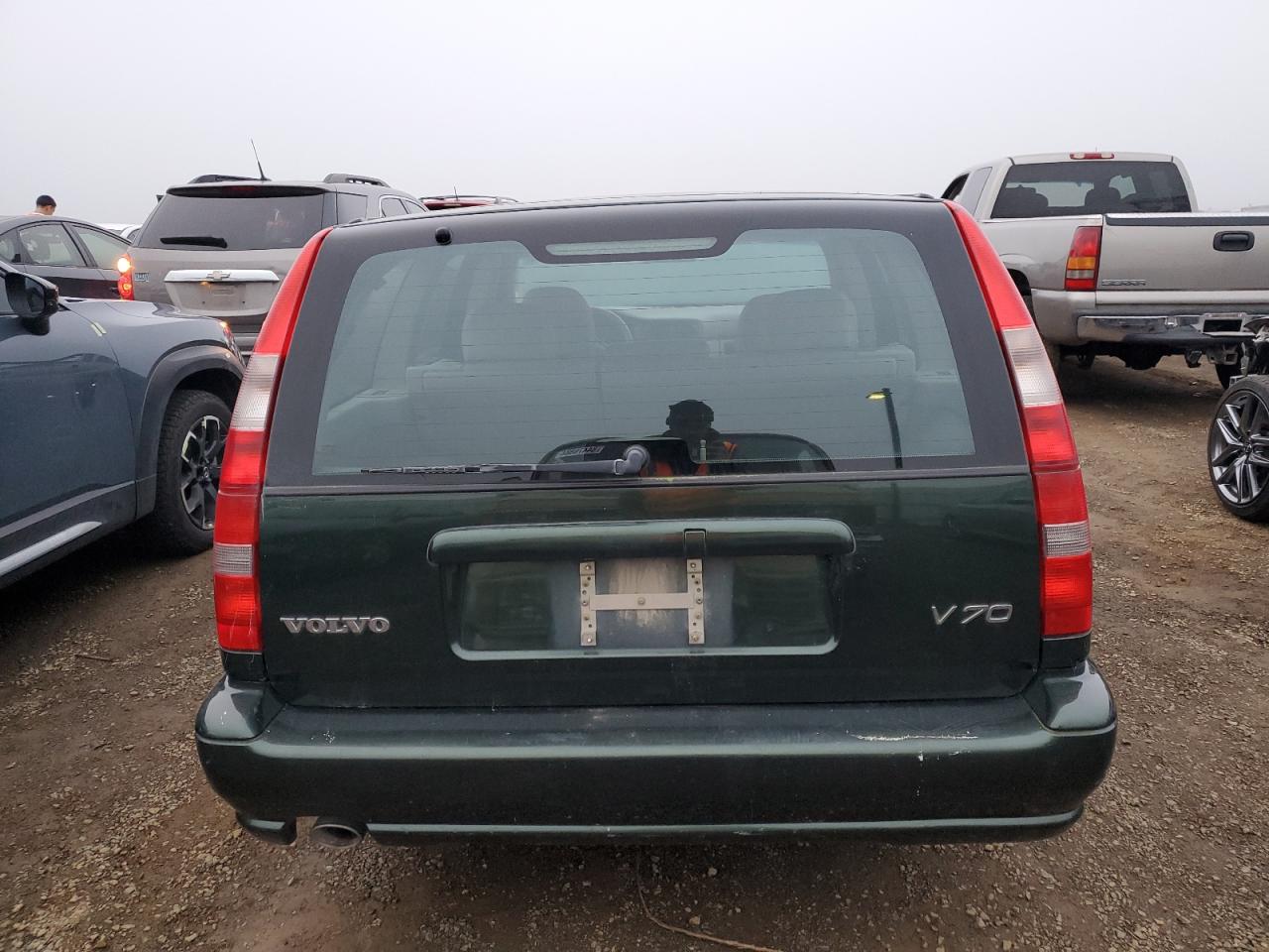 Lot #3049623643 2000 VOLVO V70 BASE