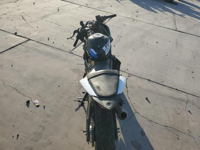 2020 YAMAHA YZFR3 A MH3RH18Y0LK003071