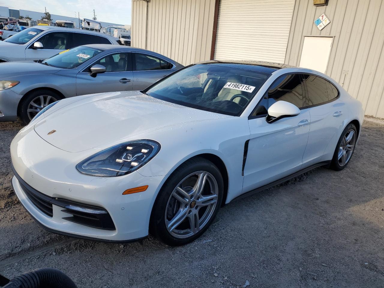  Salvage Porsche Panamera