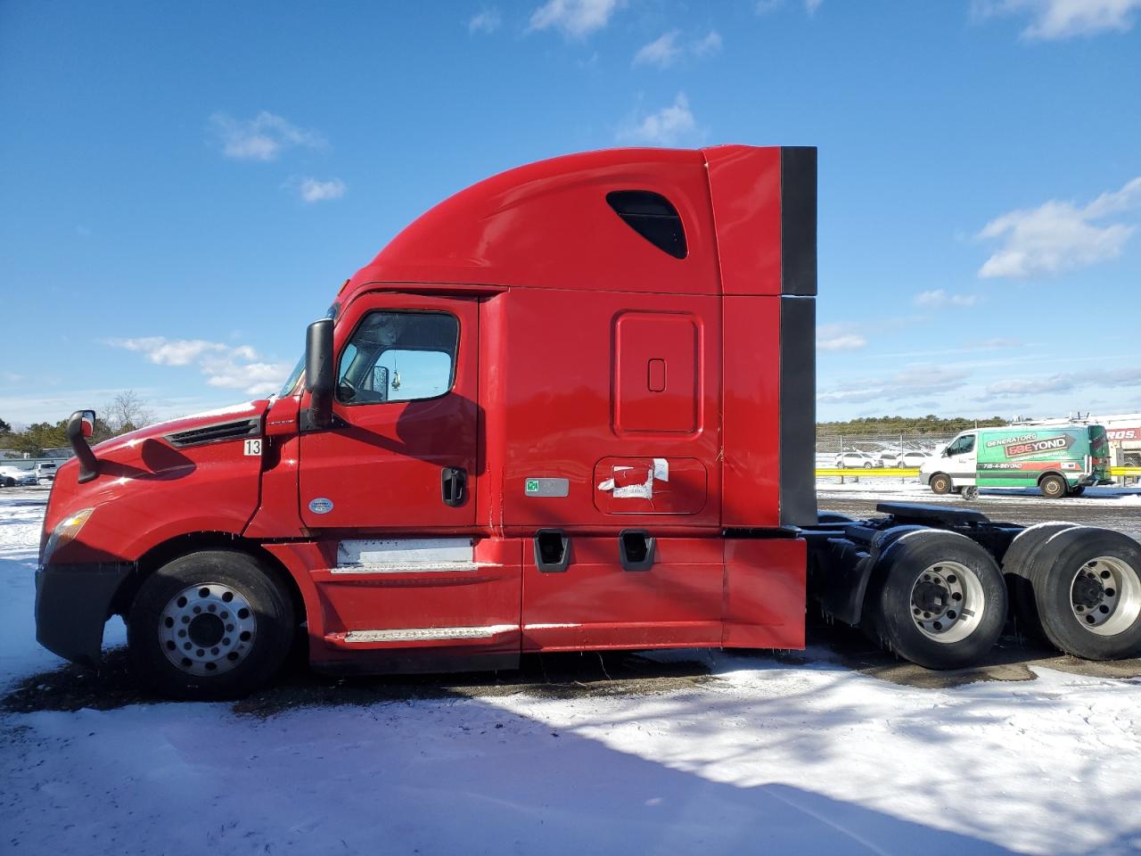  Salvage Freightliner Cascadia 1