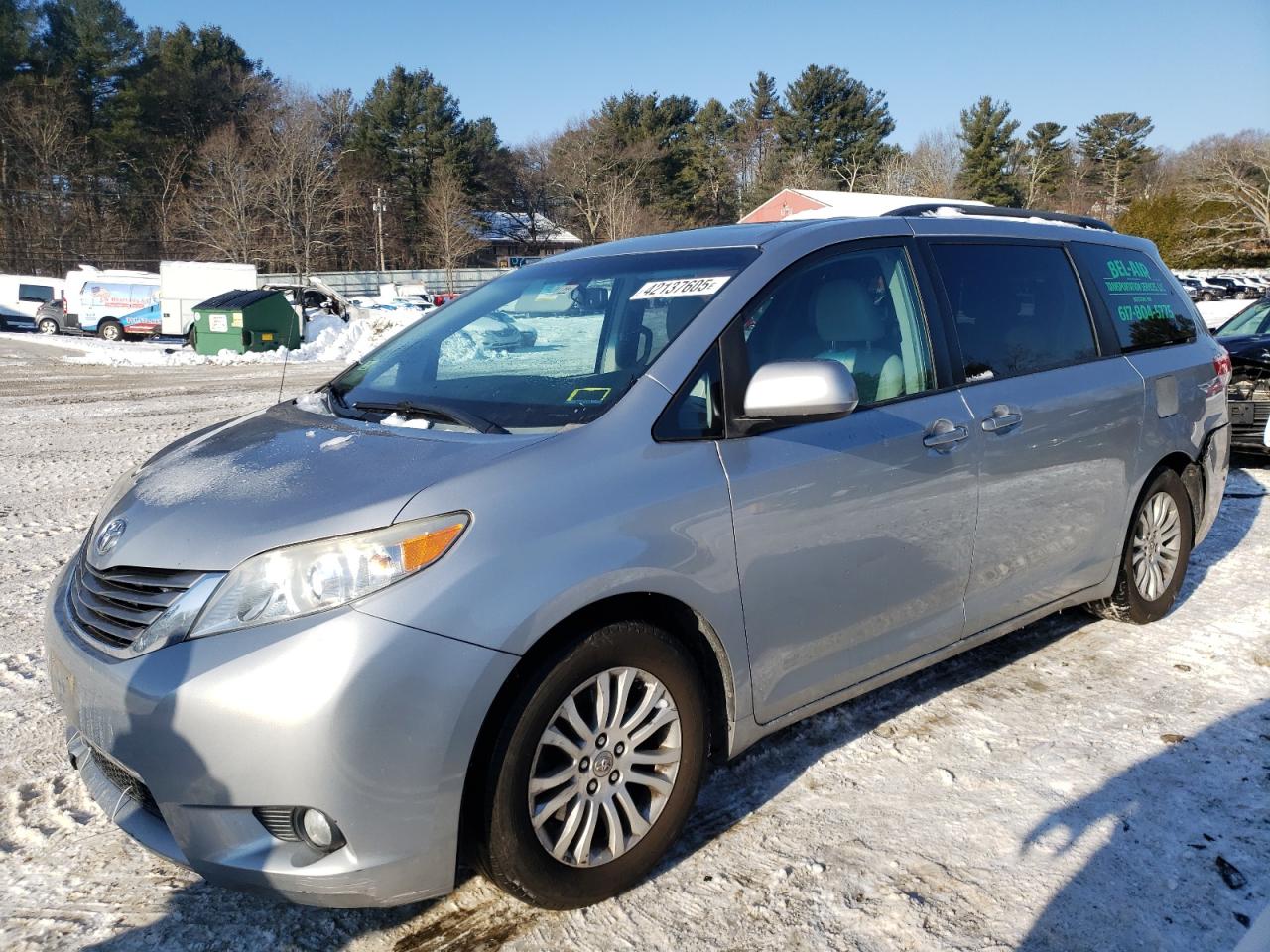  Salvage Toyota Sienna