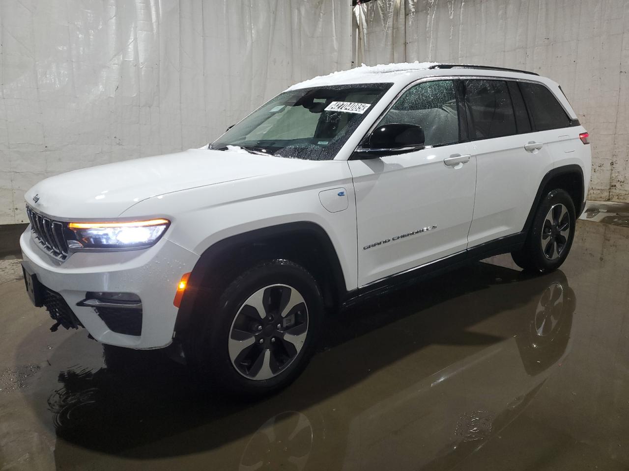  Salvage Jeep Grand Cherokee