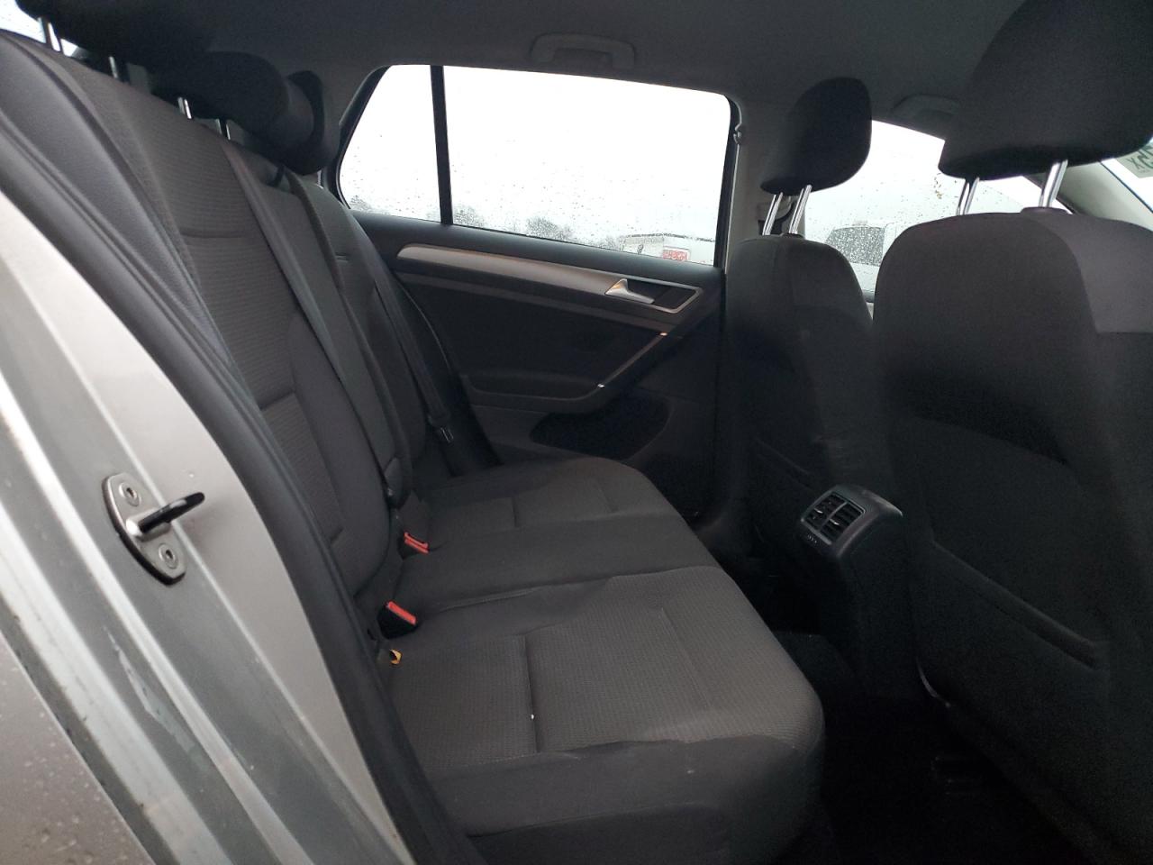 VOLKSWAGEN GOLF S/SE