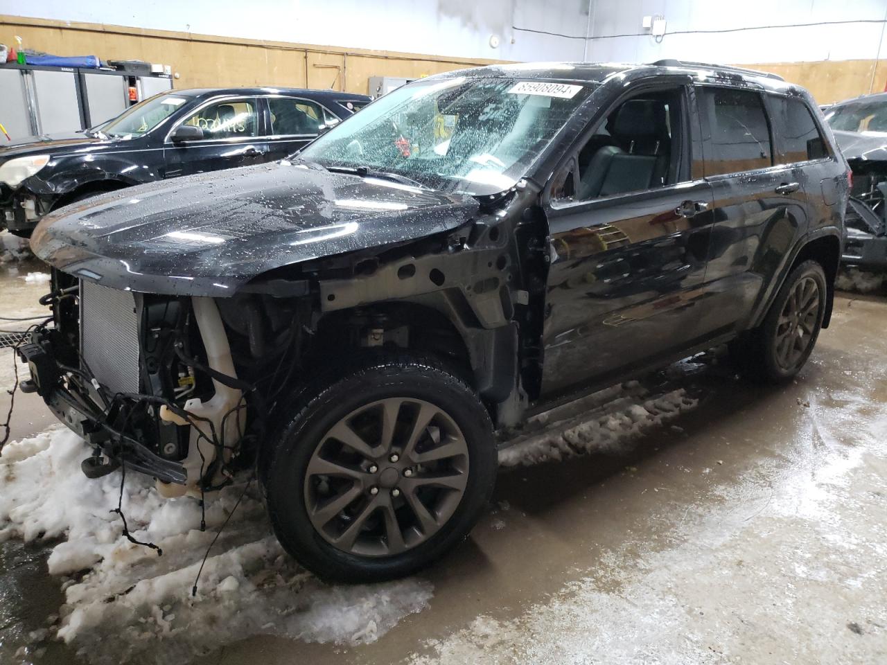  Salvage Jeep Grand Cherokee