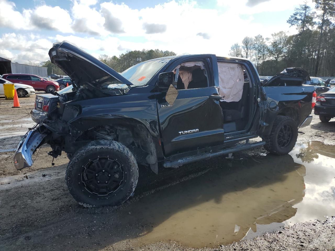 TOYOTA TUNDRA CREWMAX SR5