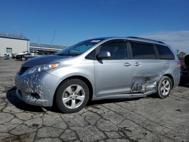 TOYOTA SIENNA LE