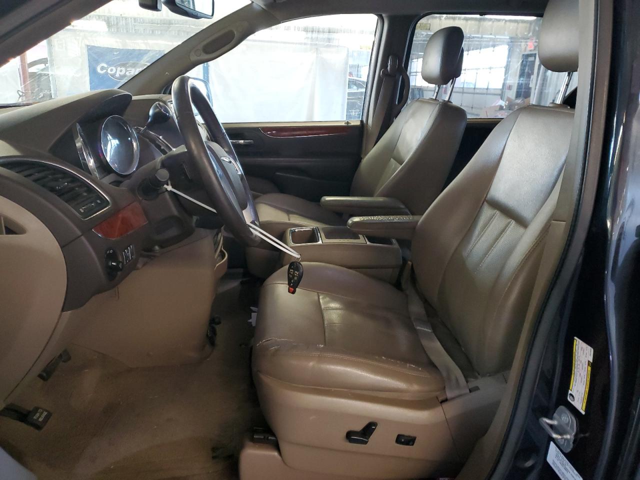 CHRYSLER TOWN & COUNTRY TOURING L