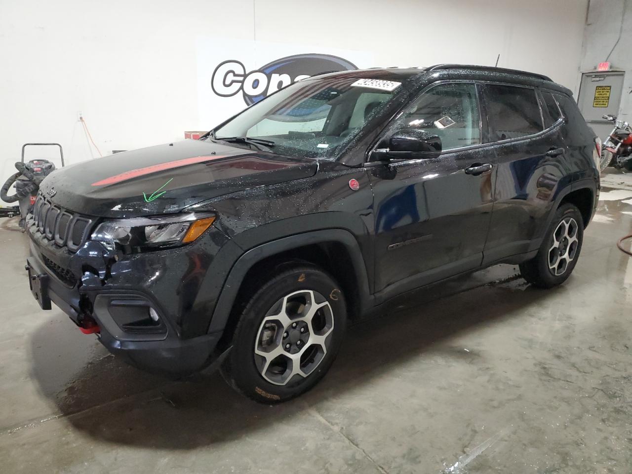  Salvage Jeep Compass