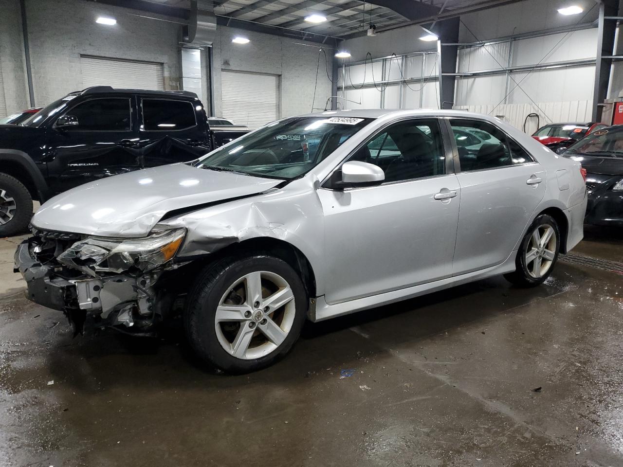 TOYOTA CAMRY BASE